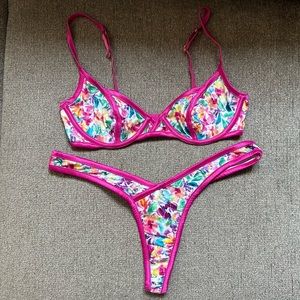 [Thong] For Love and Lemons Multi-colored Pink Floral Satin Small